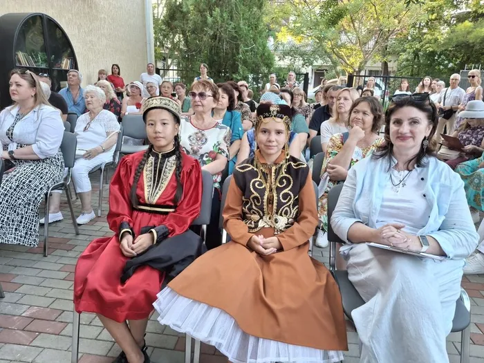 ЦБ..ГЕЛЕНДЖИК МНОГОНАЦИОНАЛЬНЫЙ. ФЕСТИВАЛЬ ЮЖНЫЕ ЗОРИ